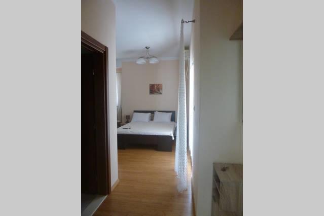 Roman Gardens Studio Apartment Risan Eksteriør bilde