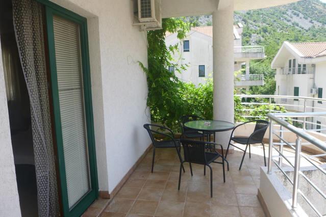 Roman Gardens Studio Apartment Risan Eksteriør bilde